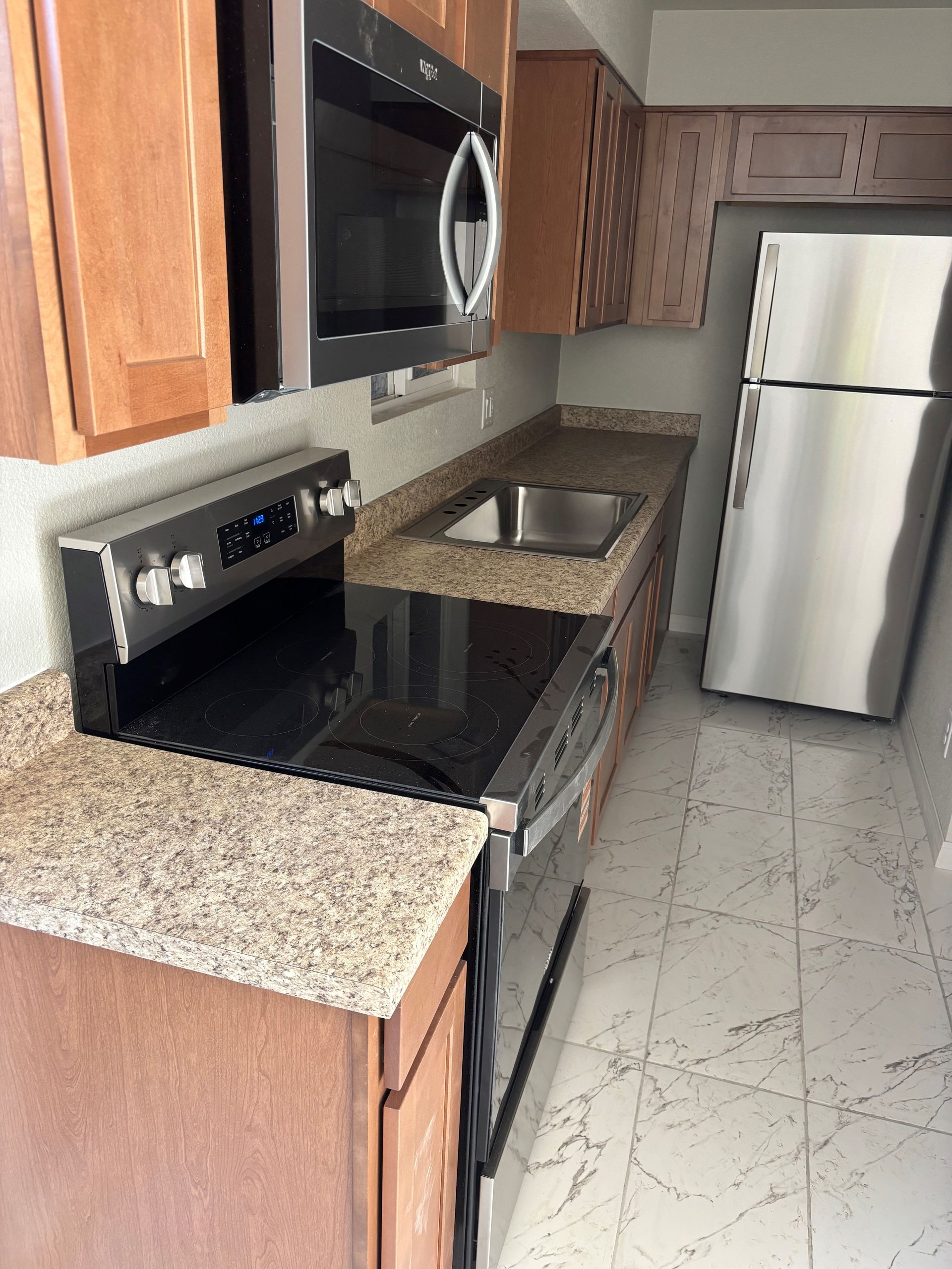 Laminate kitchen countertop installation